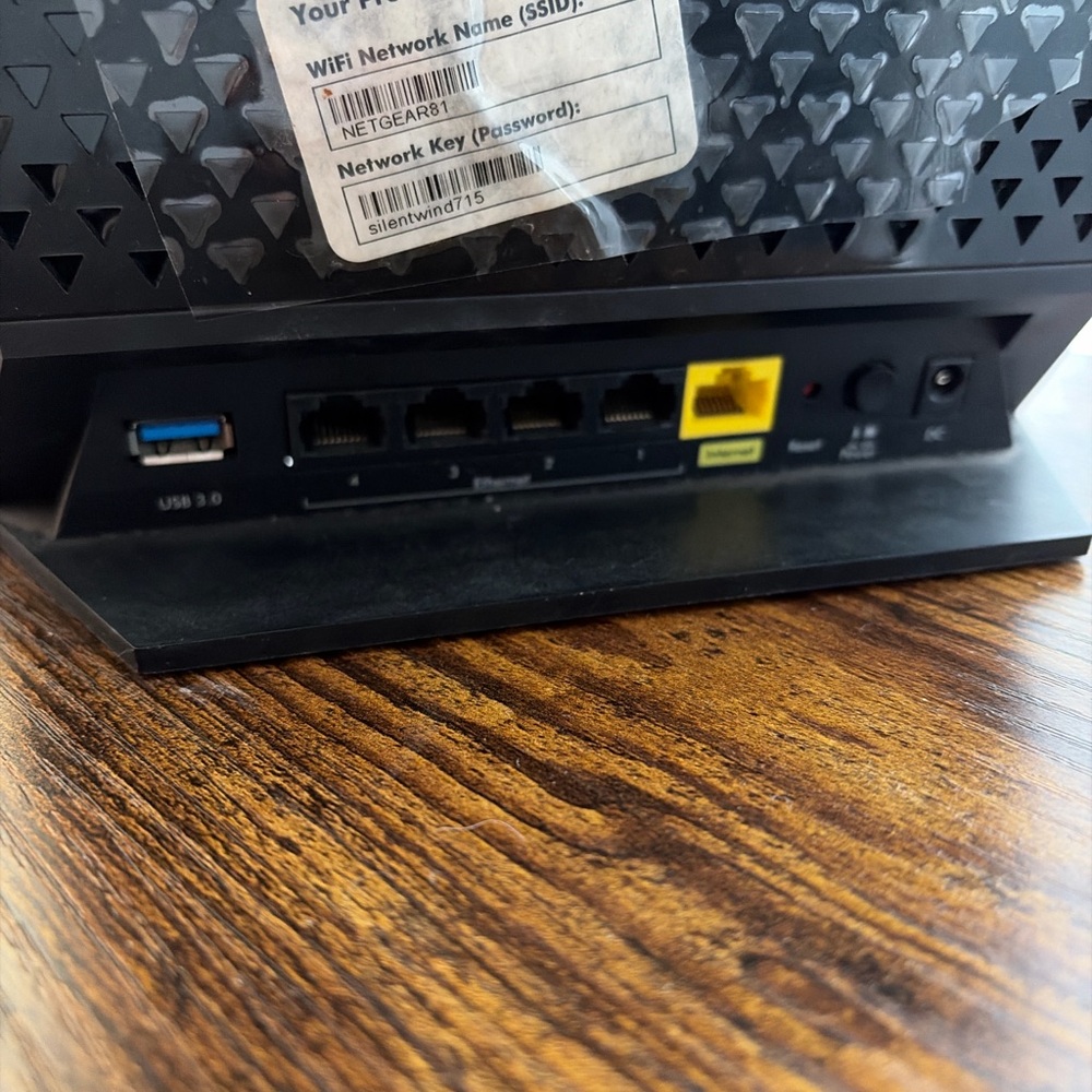 NETGEAR WiFi Router + Power Adapter + Ethernet Cable - Picture 4 of 5